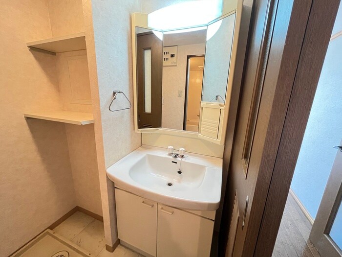 ラ・フローリスの物件内観写真