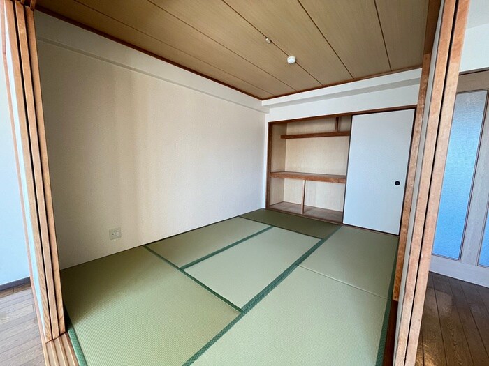 ラ・フローリスの物件内観写真