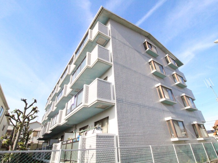 ファミールコートの物件外観写真