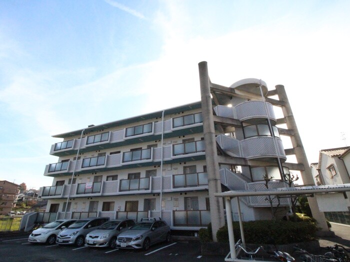 ファミールコートの物件外観写真