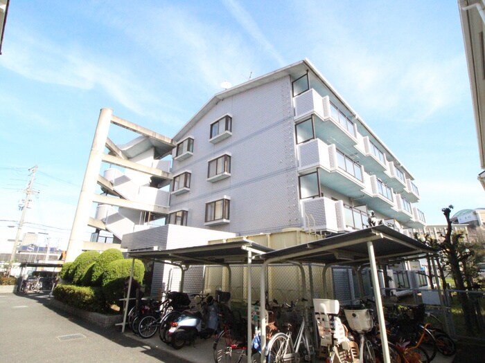 ファミールコートの物件外観写真