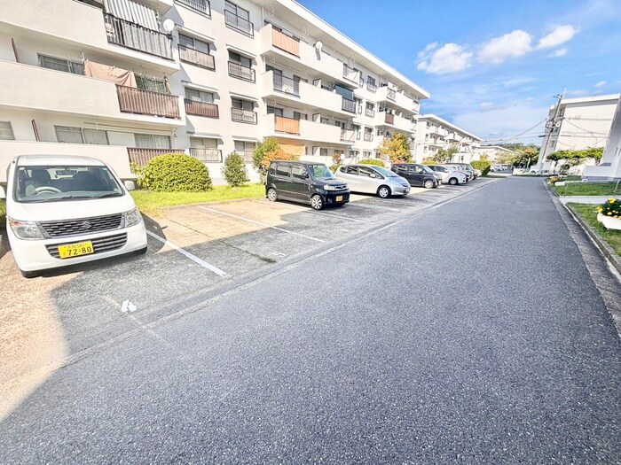 香里三井H住宅九八号棟（103）の物件外観写真