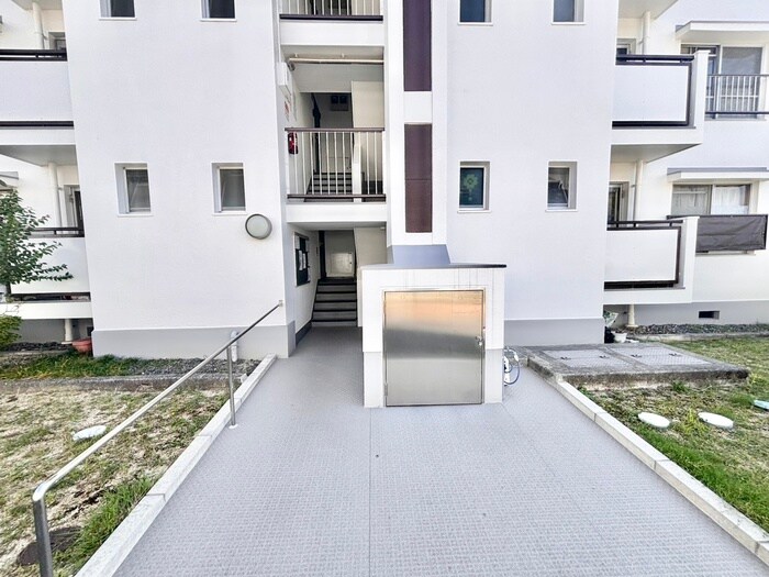 香里三井H住宅九八号棟（103）の物件外観写真