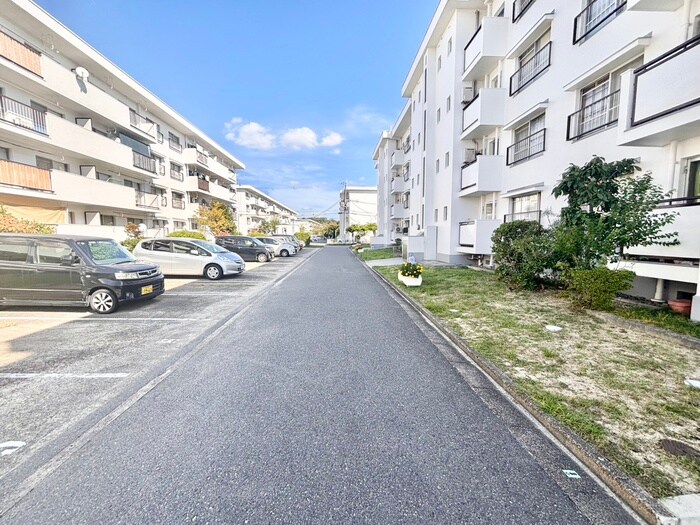 香里三井H住宅九八号棟（103）の物件外観写真