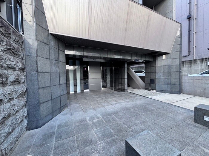 サンクチュアリ四条高倉の物件外観写真