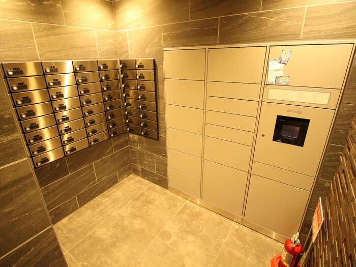 ｴｽﾘｰﾄﾞ京都梅小路ｱｳﾞｪﾆﾃ(305)の物件外観写真