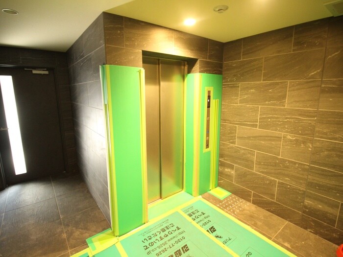 ｴｽﾘｰﾄﾞ京都梅小路ｱｳﾞｪﾆﾃ(415)の物件外観写真