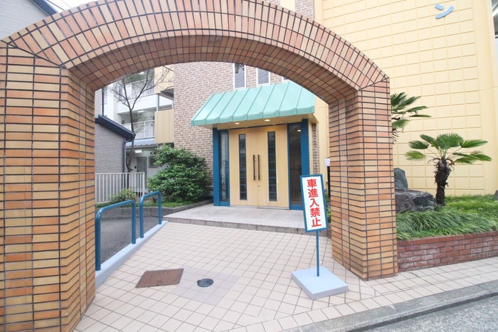 山本レンターマンションの物件外観写真