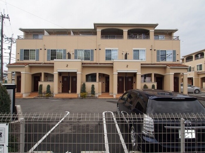 Yシャトレーヌの物件外観写真