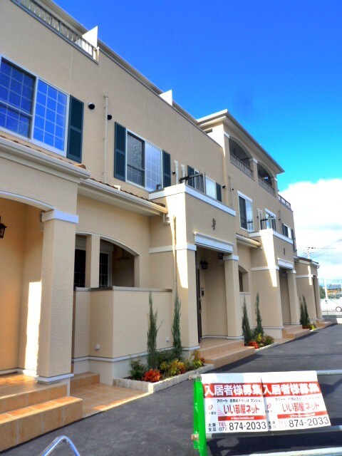 Yシャトレーヌの物件外観写真