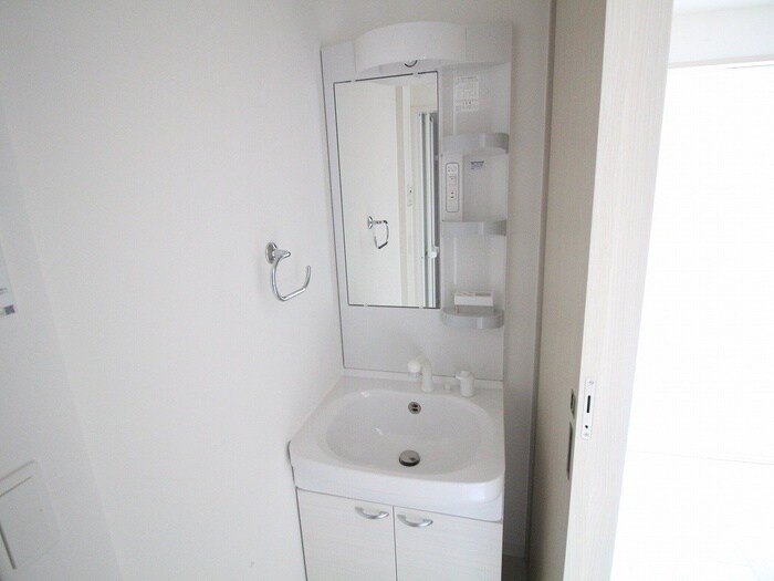 ワールドアイ神戸湊町(201)の物件内観写真