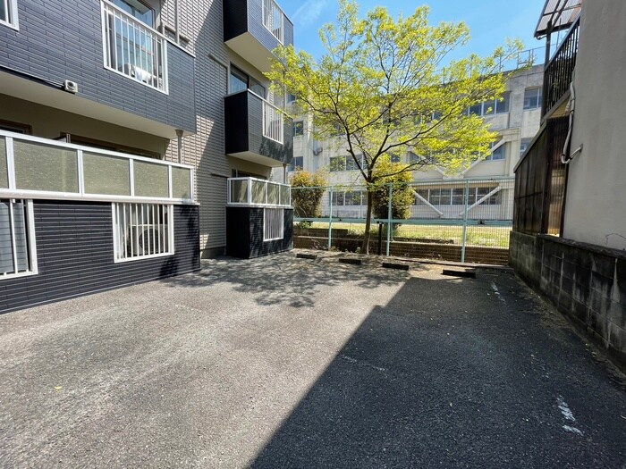 ミリオネーアの物件外観写真