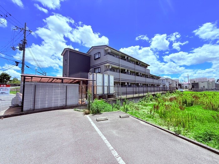 サンフォレストスギモトの物件外観写真