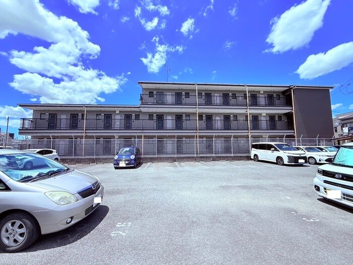 サンフォレストスギモトの物件外観写真