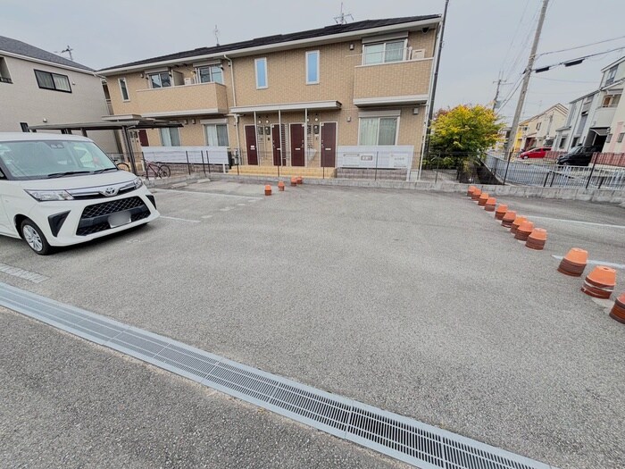 ラ　フレ－ズの物件外観写真