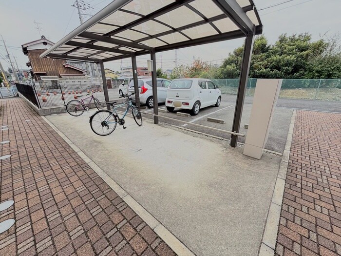 ラ　フレ－ズの物件外観写真