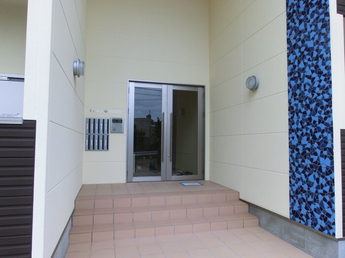 センターフィールドⅤの物件外観写真