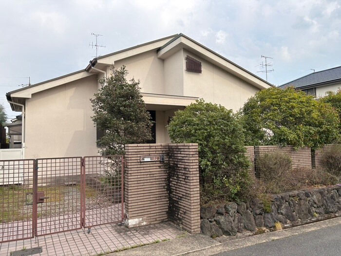 梅ヶ丘貸家の物件外観写真