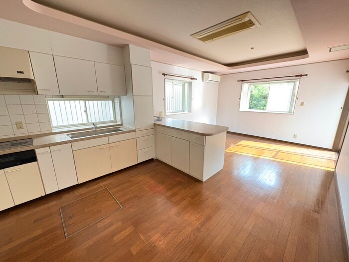 梅ヶ丘貸家の物件内観写真