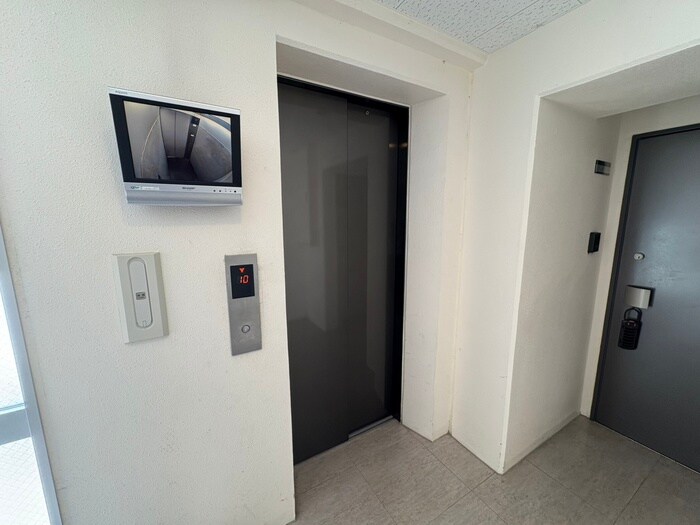 シカタオンズビルディングの物件外観写真