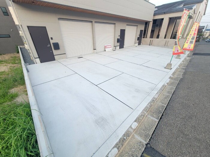 ガレージハウス藤林町Aの物件外観写真