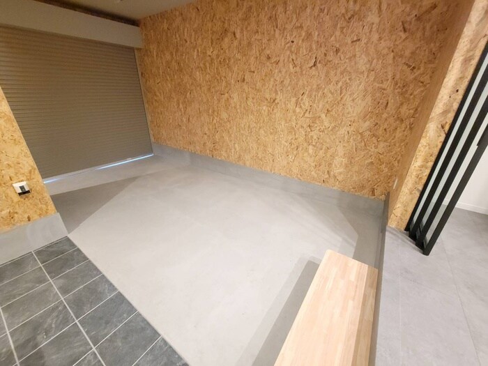 ガレージハウス藤林町Aの物件内観写真