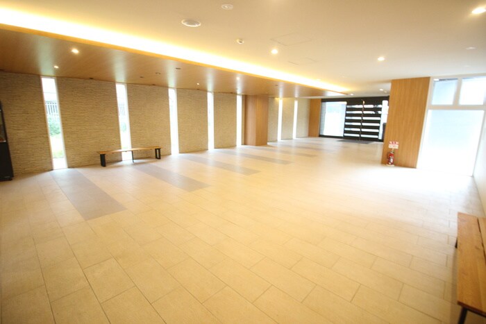 LANI TOYONAKA（ﾗﾆ　ﾄﾖﾅｶ）の物件外観写真