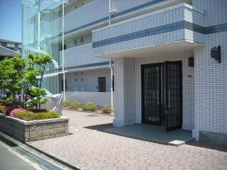 サンロ－ゼＭＩＹＡＴＡの物件外観写真