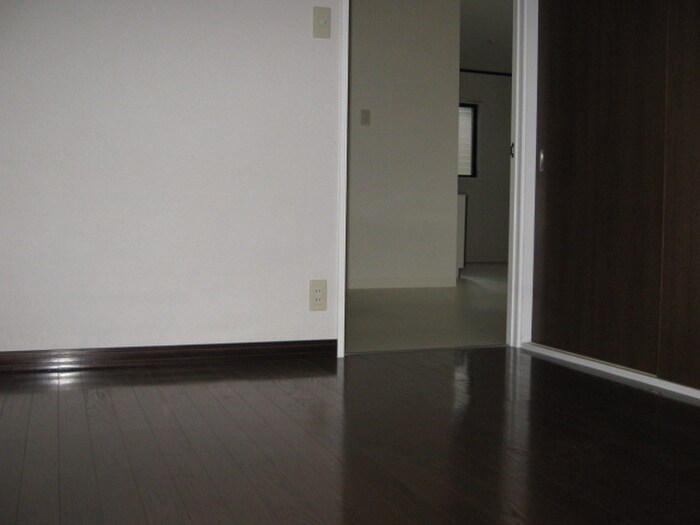 サンロ－ゼＭＩＹＡＴＡの物件内観写真