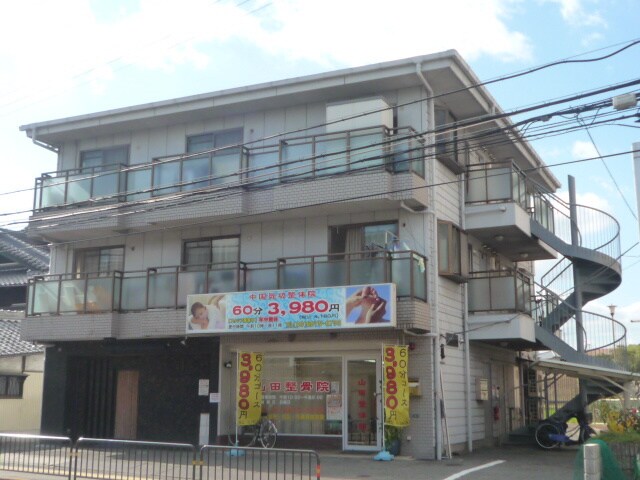 王谷マンションの物件外観写真