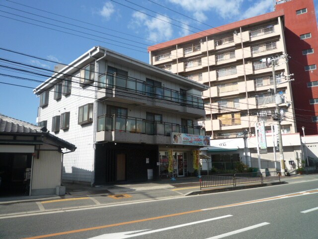 王谷マンションの物件外観写真