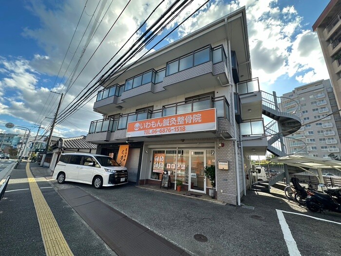 王谷マンションの物件外観写真