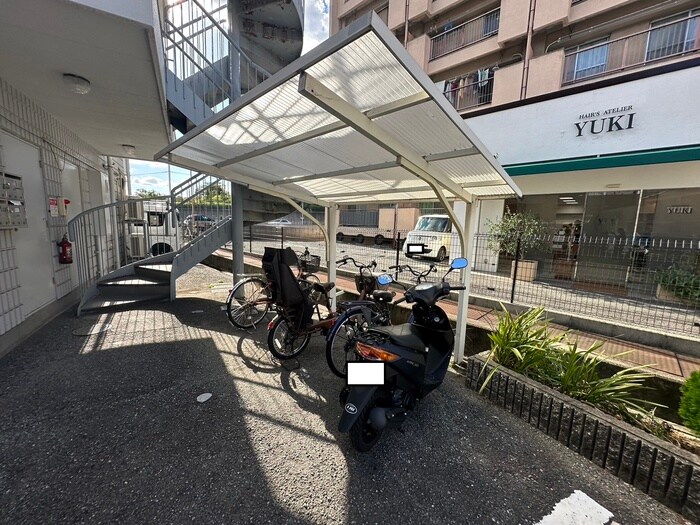 王谷マンションの物件外観写真