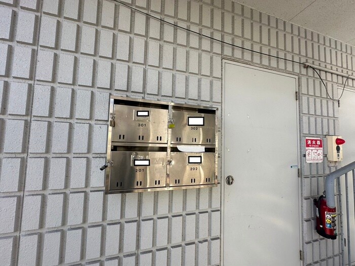 王谷マンションの物件外観写真