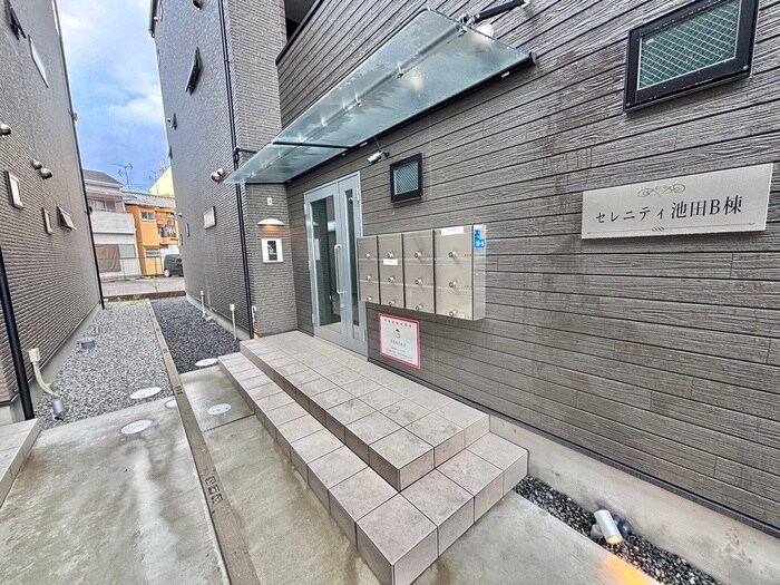 セレニティ池田B棟の物件外観写真