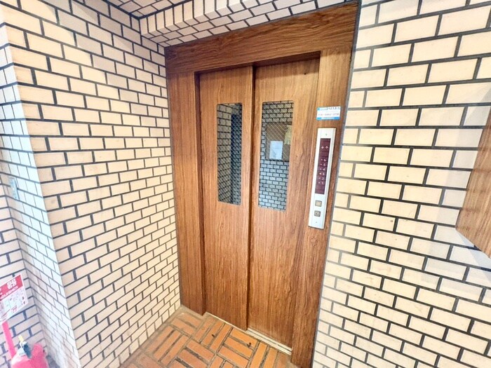 サニークレスト忠の物件外観写真