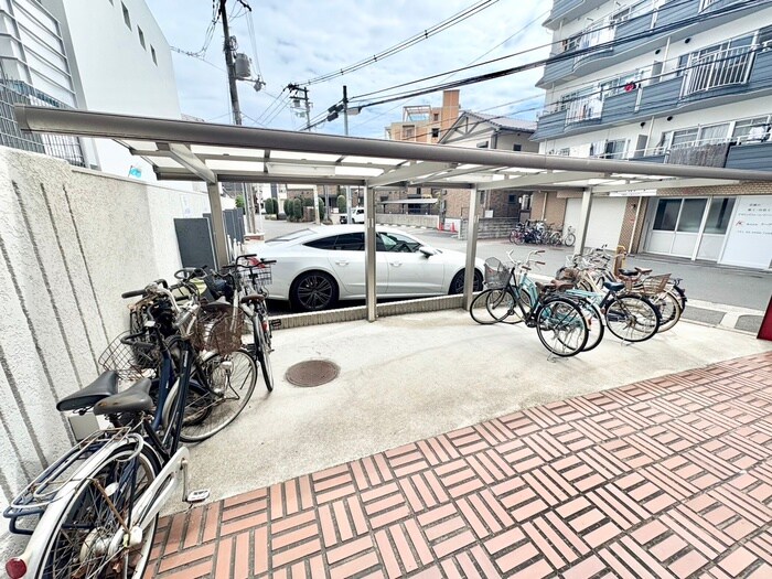 サニークレスト忠の物件外観写真