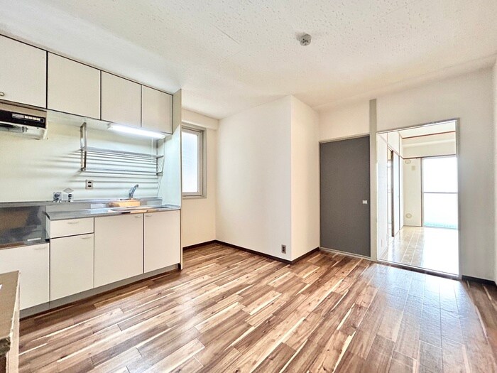 ホワイトシャトー堀江の物件内観写真