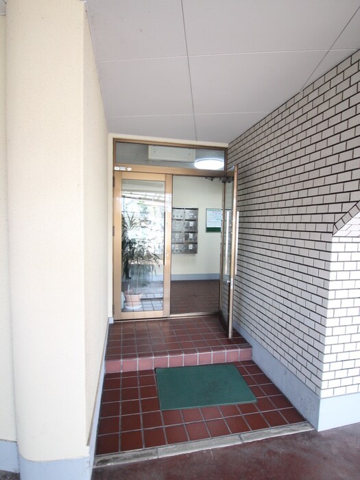 シャンポ－ル松原の物件外観写真