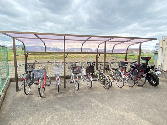 ハ－モニ－ライフ春日の物件外観写真