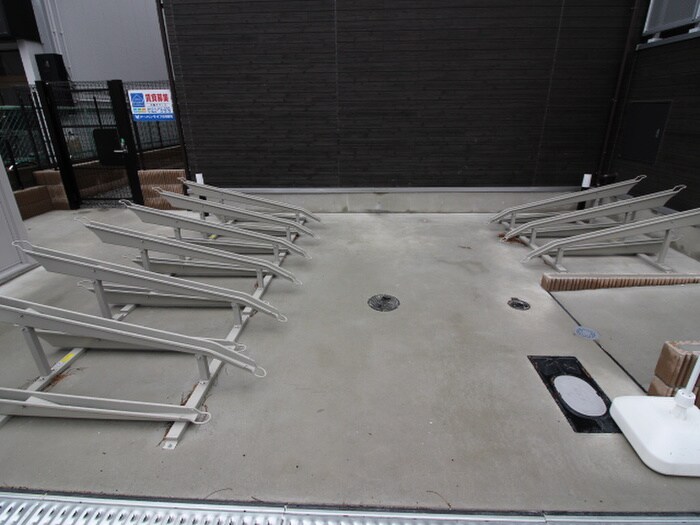 HANATEN EASTの物件外観写真