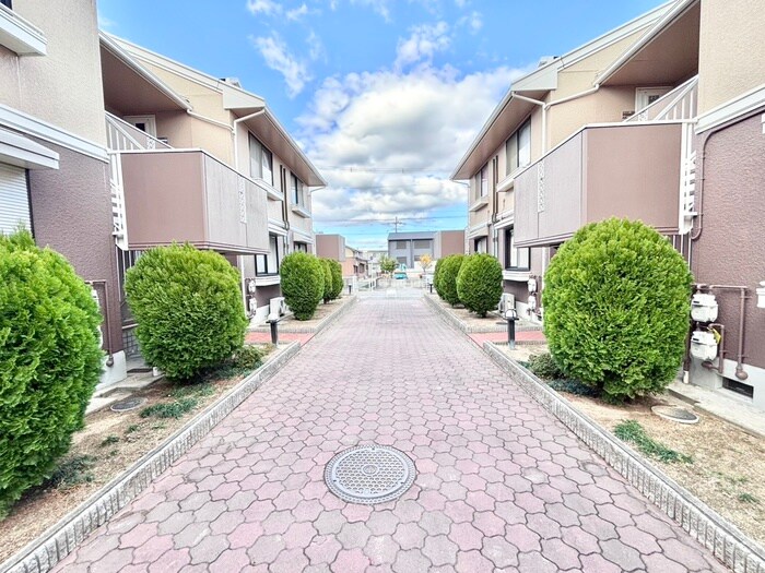 ラ・エスタシオンＡ棟の物件外観写真