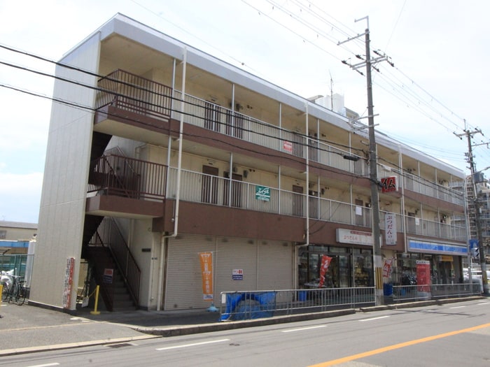 弥生マンションの物件外観写真