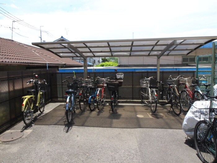 弥生マンションの物件外観写真