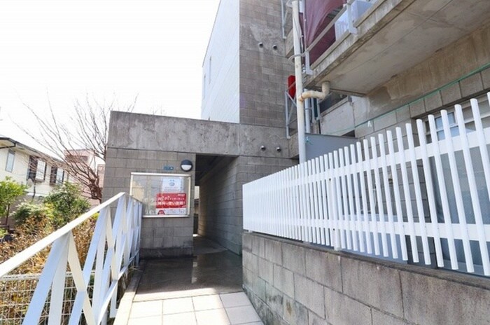 ネオコーポ四条畷の物件外観写真