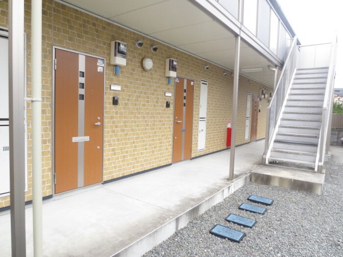 カンフォ－ラの物件外観写真