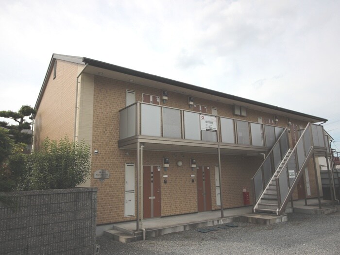 カンフォ－ラの物件外観写真