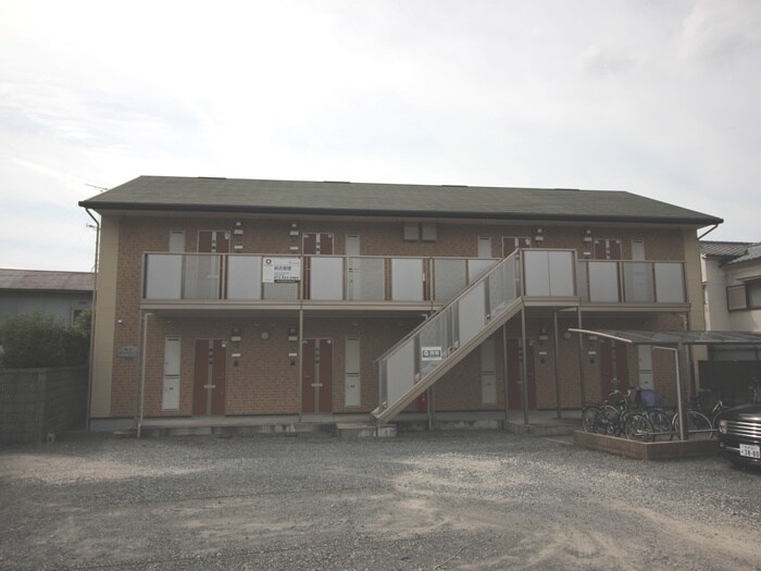 カンフォ－ラの物件外観写真