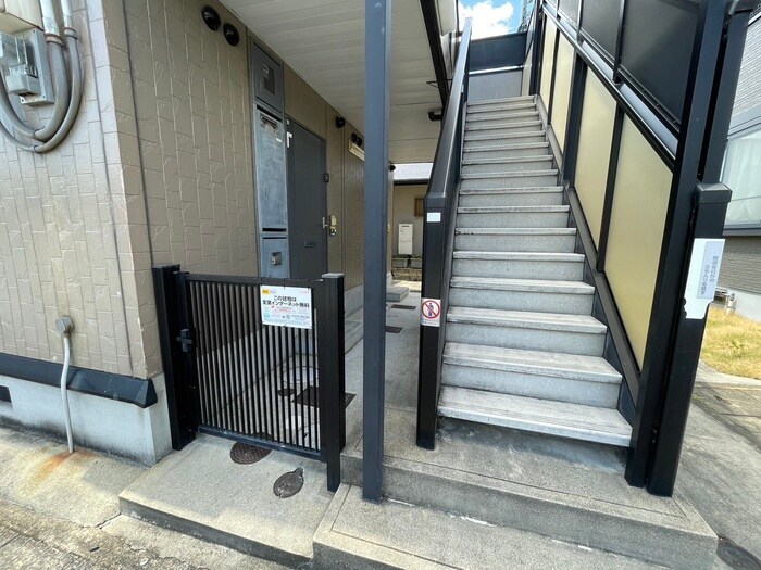 シャルマン淀の物件外観写真