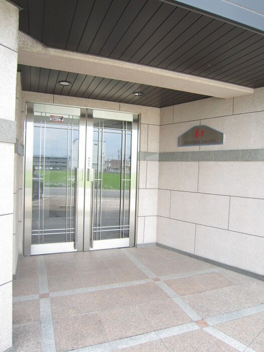 グランビア和の物件外観写真